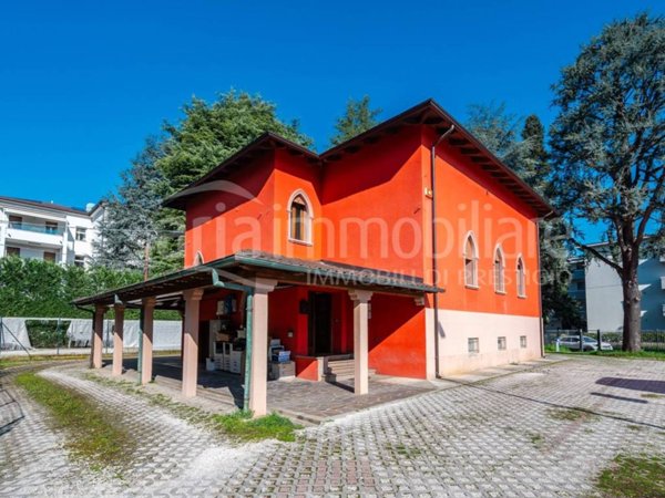 casa indipendente in vendita a Vignola