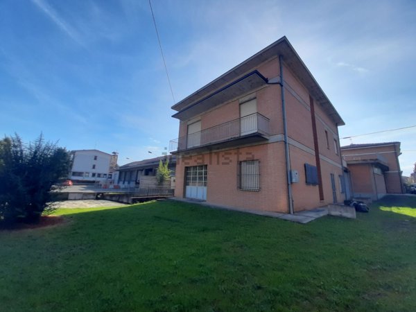 appartamento in vendita a Vignola in zona Pratomaggiore