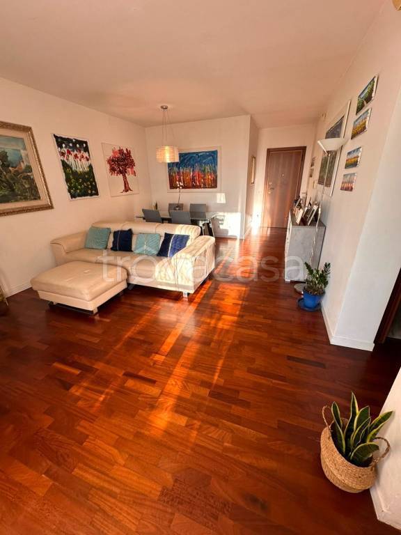 appartamento in vendita a Vignola in zona Bettolino