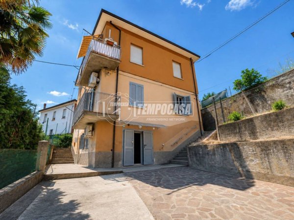 appartamento in vendita a Vignola in zona Pratomaggiore