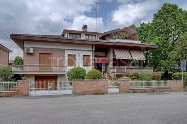 casa indipendente in vendita a Vignola in zona Pratomaggiore