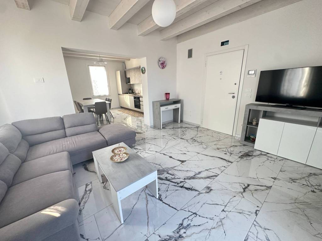 appartamento in vendita a Vignola in zona Pratomaggiore