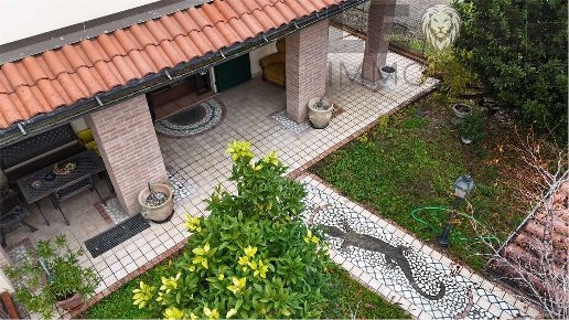 casa indipendente in vendita a Vignola in zona Bettolino