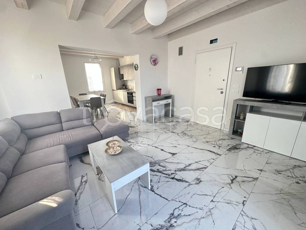 appartamento in vendita a Vignola in zona Pratomaggiore