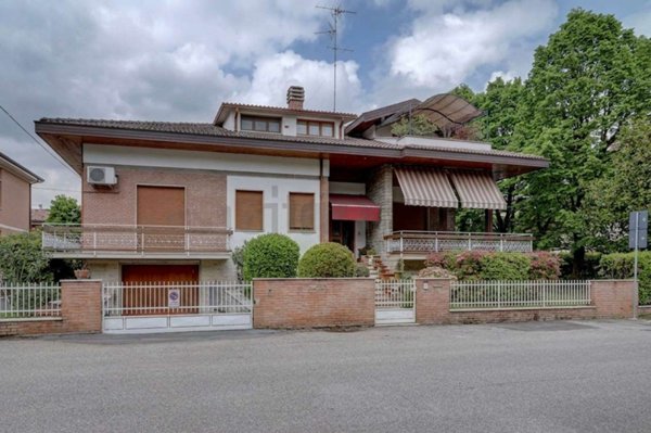 casa indipendente in vendita a Vignola in zona Pratomaggiore