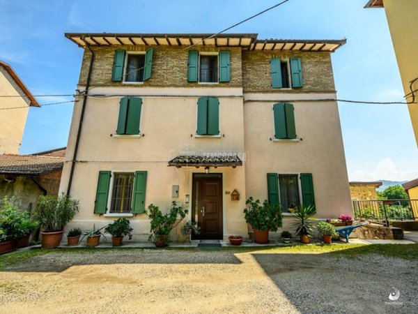 casa indipendente in vendita a Vignola in zona Pratomaggiore