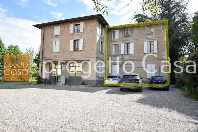 intera palazzina in vendita a Vignola in zona Pratomaggiore