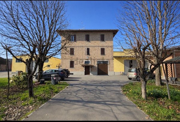 terreno in vendita a Vignola in zona Pratomaggiore