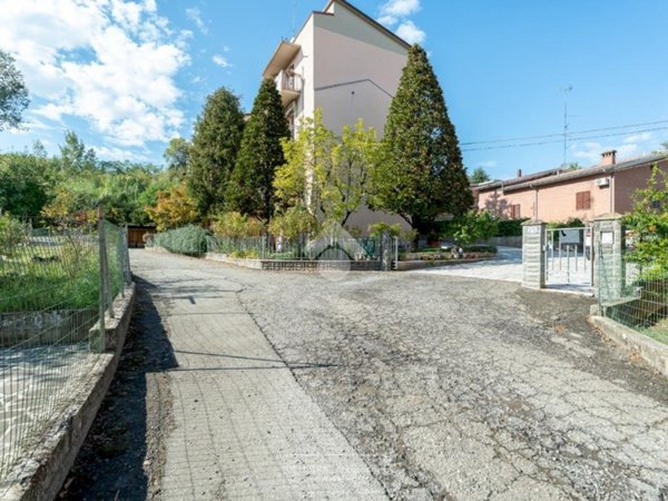 appartamento in vendita a Vignola in zona Pratomaggiore