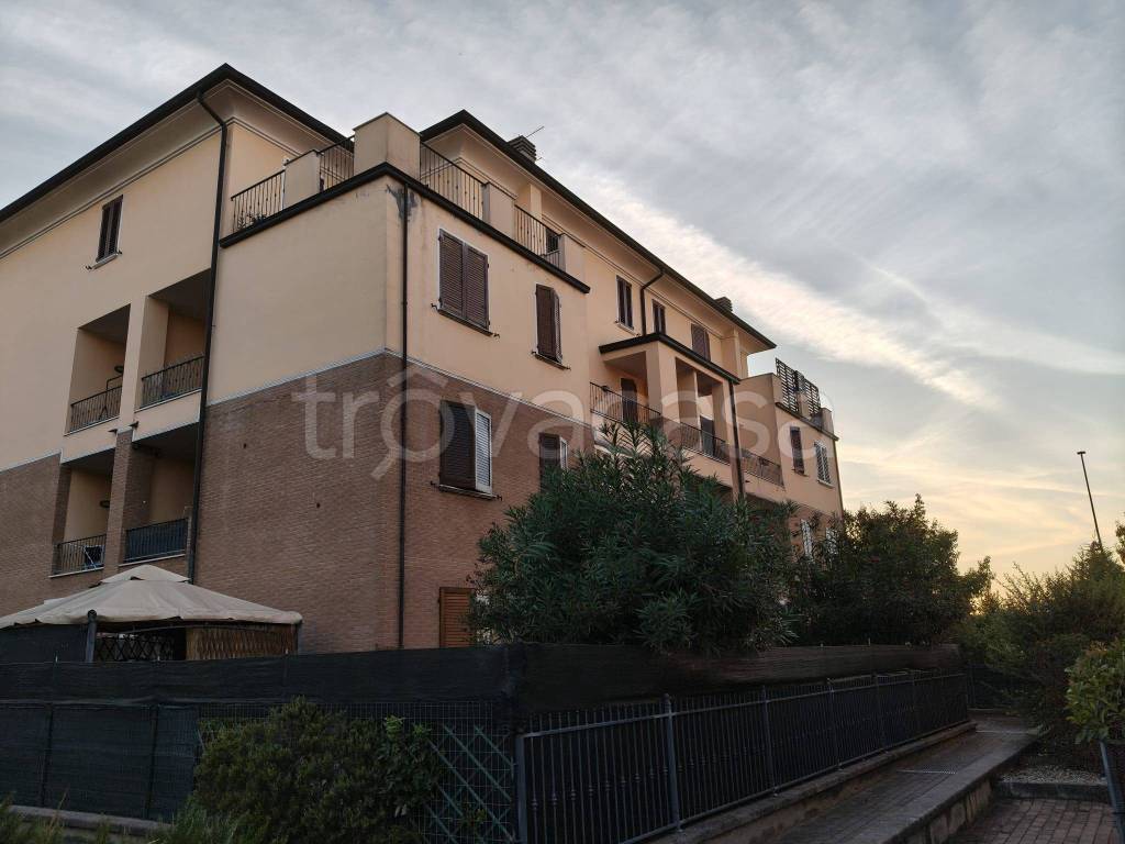 appartamento in vendita a Vignola in zona Pratomaggiore