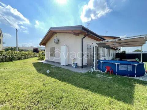 casa indipendente in vendita a Vignola in zona Bettolino