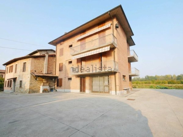 appartamento in vendita a Vignola in zona Pratomaggiore