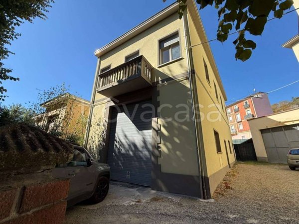 casa indipendente in vendita a Vignola