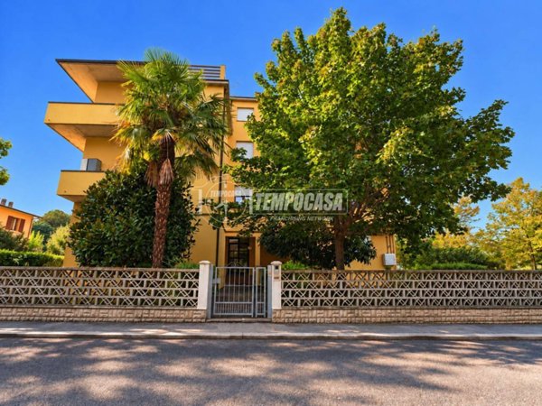 appartamento in vendita a Vignola in zona Pratomaggiore