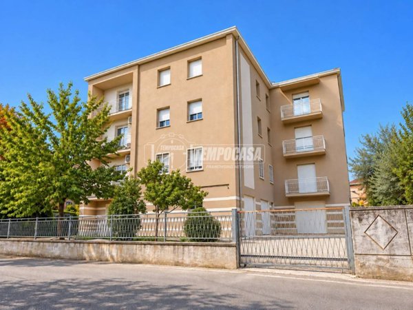 appartamento in vendita a Vignola in zona Pratomaggiore