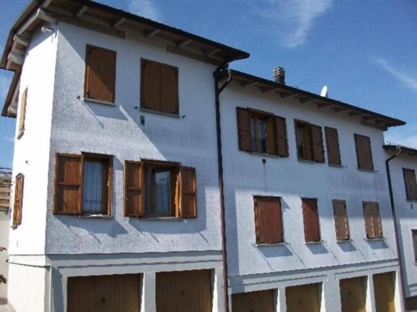 appartamento in vendita a Zocca in zona Monteombraro