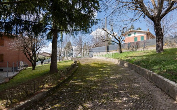 appartamento in vendita a Zocca in zona Monteombraro