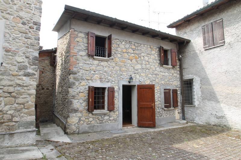casa indipendente in vendita a Zocca in zona Monteombraro