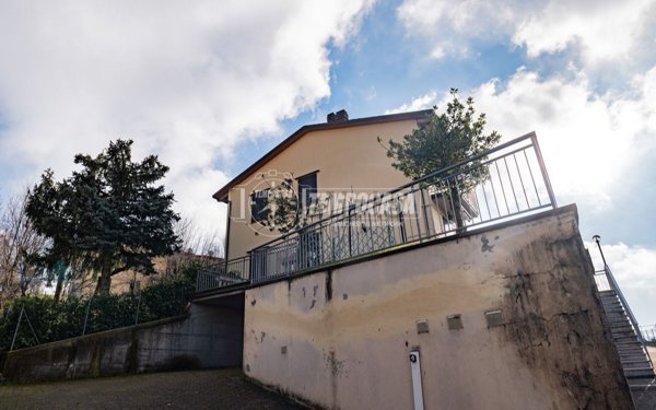 appartamento in vendita a Zocca in zona Monteombraro