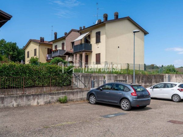 appartamento in vendita a Zocca in zona Monteombraro