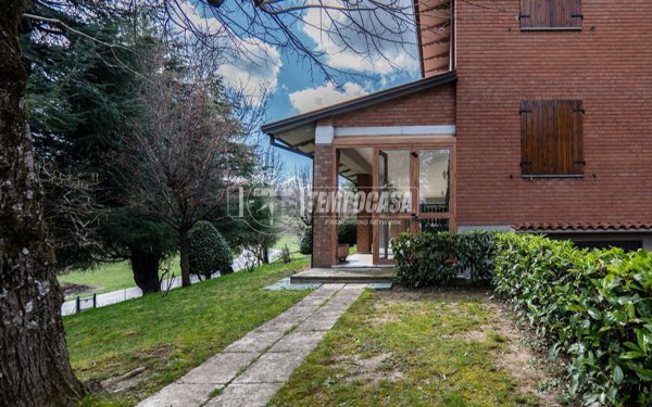 appartamento in vendita a Zocca in zona Monteombraro