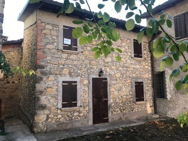 casa indipendente in vendita a Zocca in zona Monteombraro