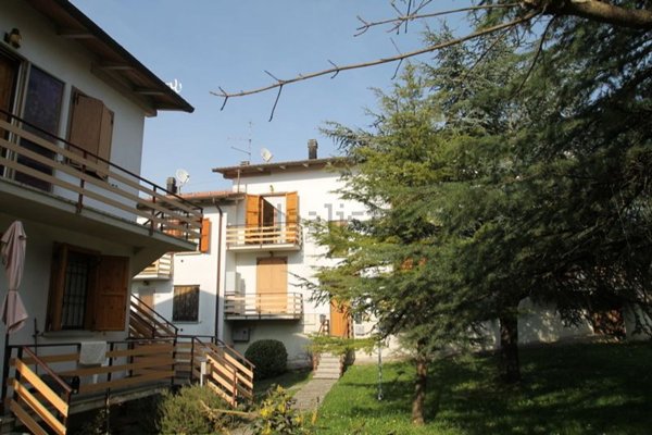 appartamento in vendita a Zocca in zona Monteombraro