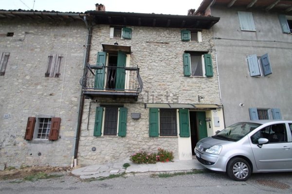 appartamento in vendita a Zocca in zona Monteombraro