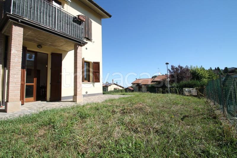 appartamento in vendita a Zocca in zona Monteombraro