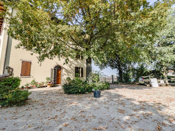 casa indipendente in vendita ad Anzola dell'Emilia in zona Castelletto