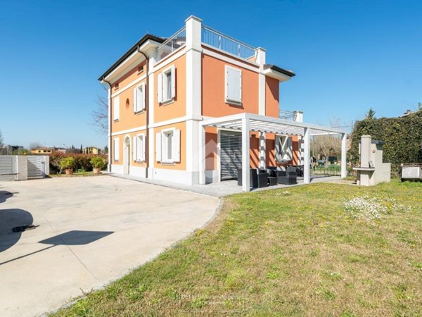 casa indipendente in vendita ad Anzola dell'Emilia
