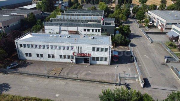 locale commerciale in vendita ad Anzola dell'Emilia