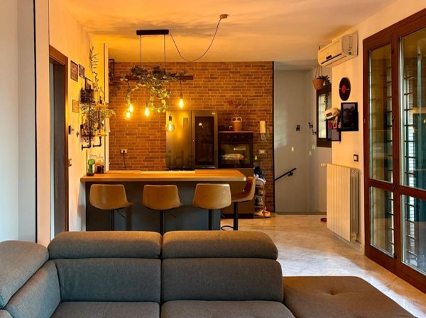 casa indipendente ad Anzola dell'Emilia in zona San Giacomo Del Martignone