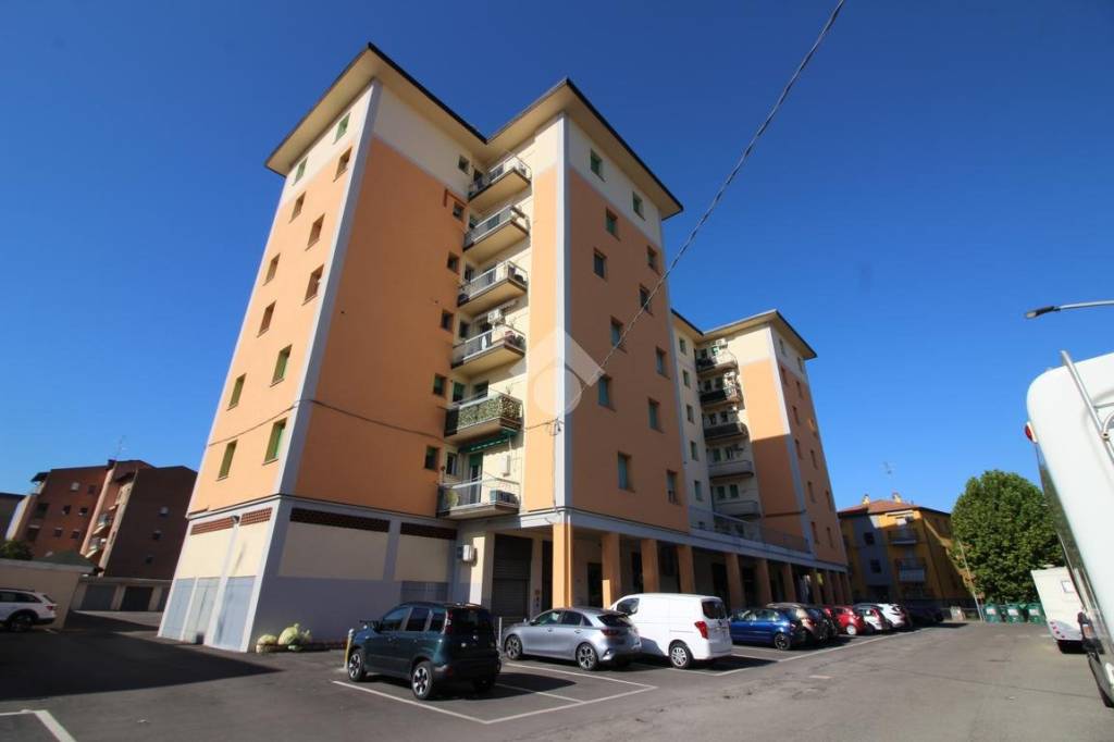 negozio in vendita ad Anzola dell'Emilia