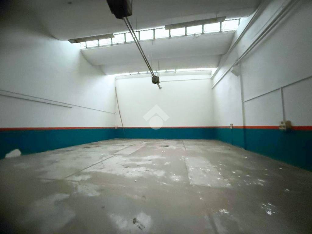 locale commerciale in vendita ad Anzola dell'Emilia