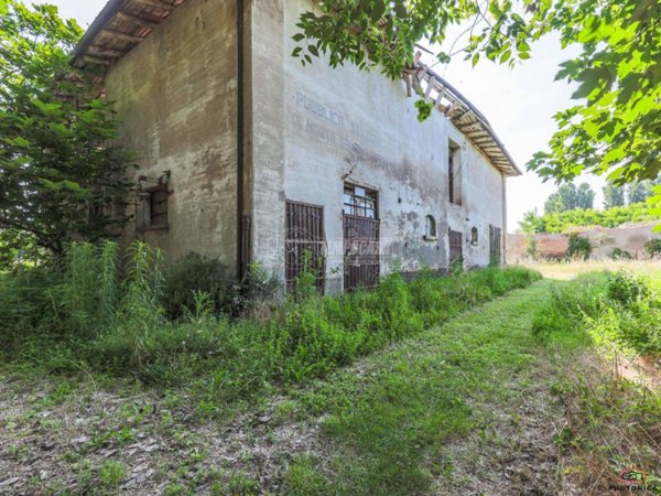 intera palazzina ad Anzola dell'Emilia in zona San Giacomo Del Martignone
