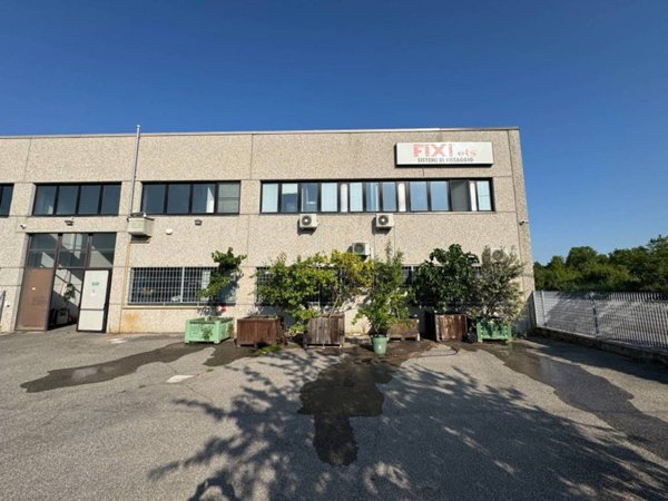 locale commerciale in vendita ad Anzola dell'Emilia