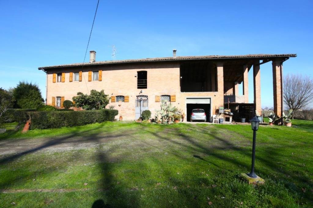 casa indipendente ad Anzola dell'Emilia in zona San Giacomo Del Martignone