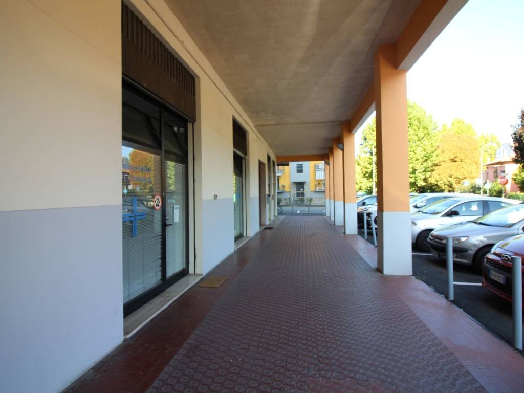 negozio in vendita ad Anzola dell'Emilia