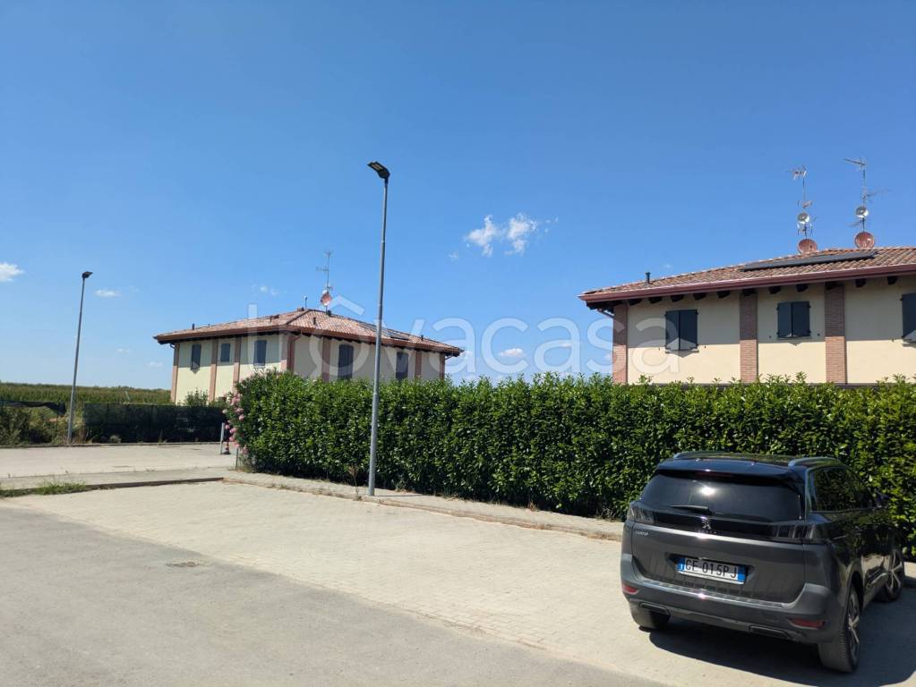casa indipendente ad Anzola dell'Emilia in zona San Giacomo Del Martignone