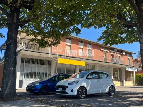 negozio in vendita ad Anzola dell'Emilia in zona Ponte Samoggia