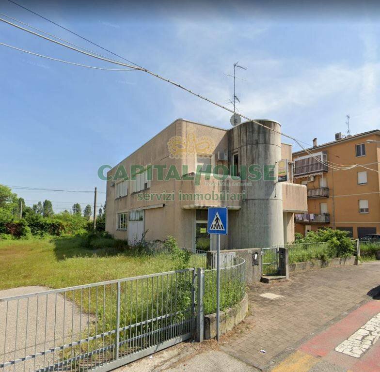 locale commerciale in vendita ad Argelato in zona Funo