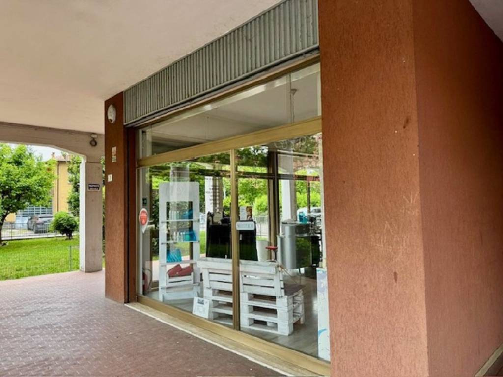 negozio in vendita ad Argelato