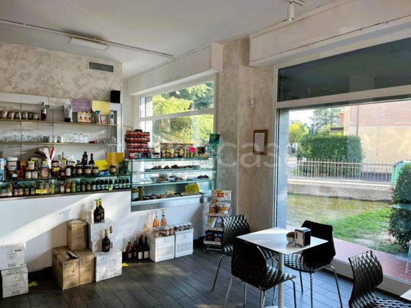 negozio in vendita ad Argelato in zona Funo
