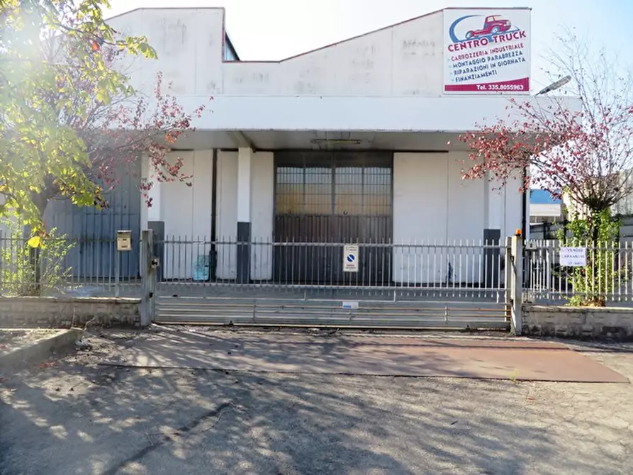 negozio in vendita ad Argelato in zona Funo