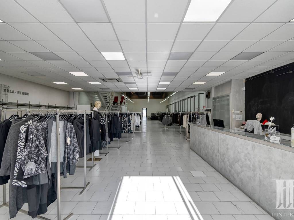 locale commerciale in vendita ad Argelato in zona Funo