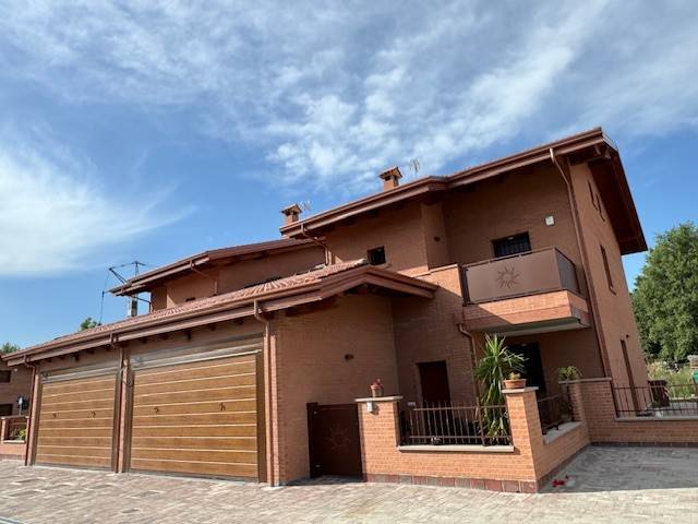 casa indipendente in vendita ad Argelato in zona Funo