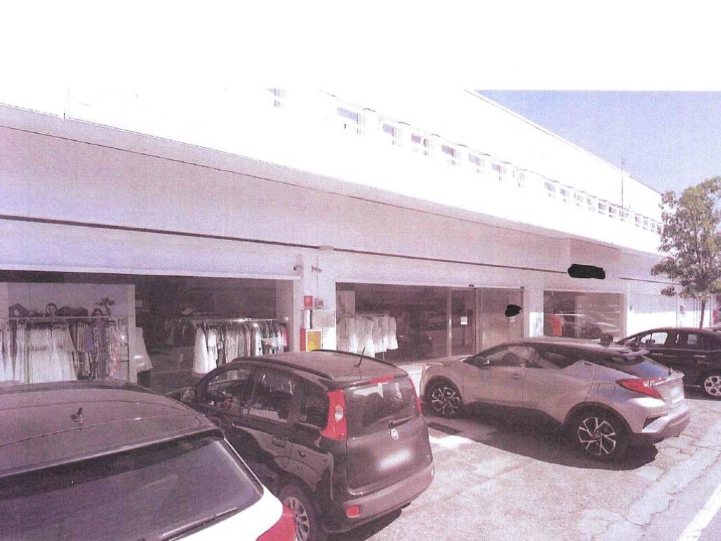 negozio in vendita ad Argelato in zona Funo