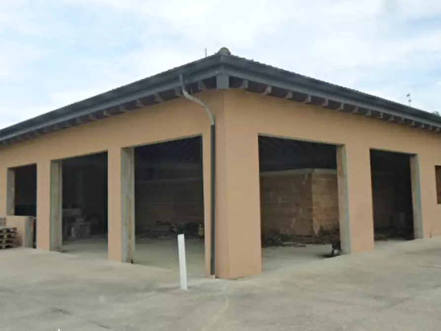 capannone in vendita ad Argelato in zona Casadio