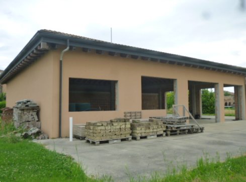 capannone in vendita ad Argelato in zona Casadio